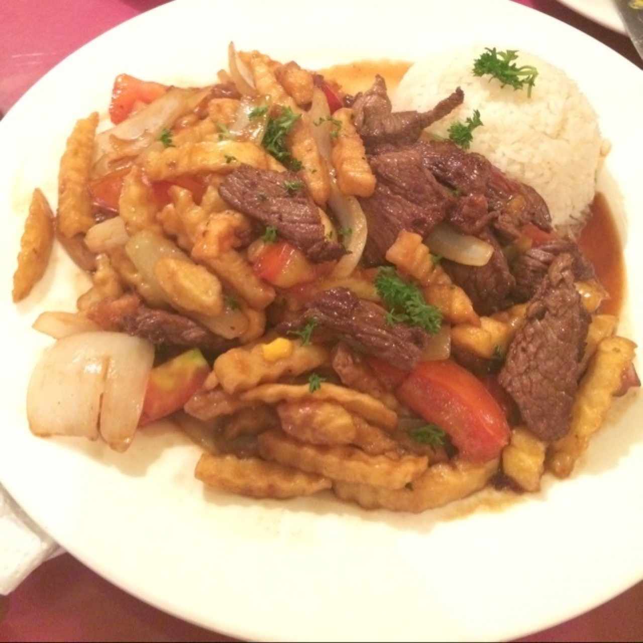 Carnes - Lomo saltado