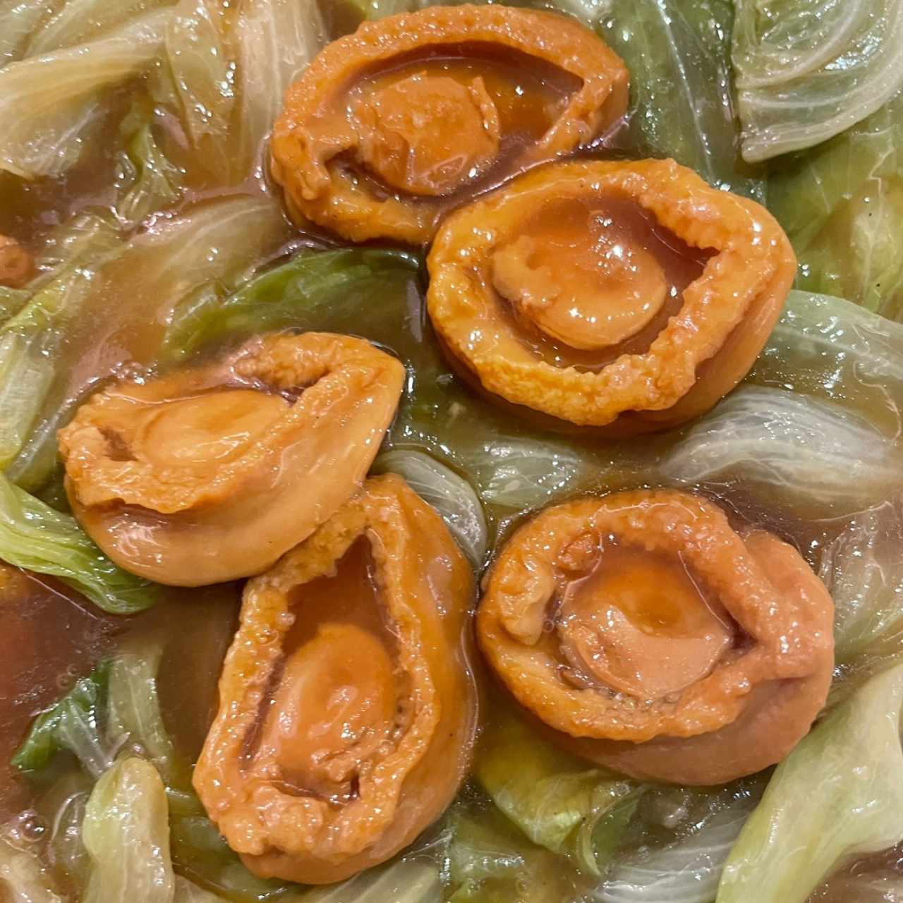 Abalones en salsa de ostión