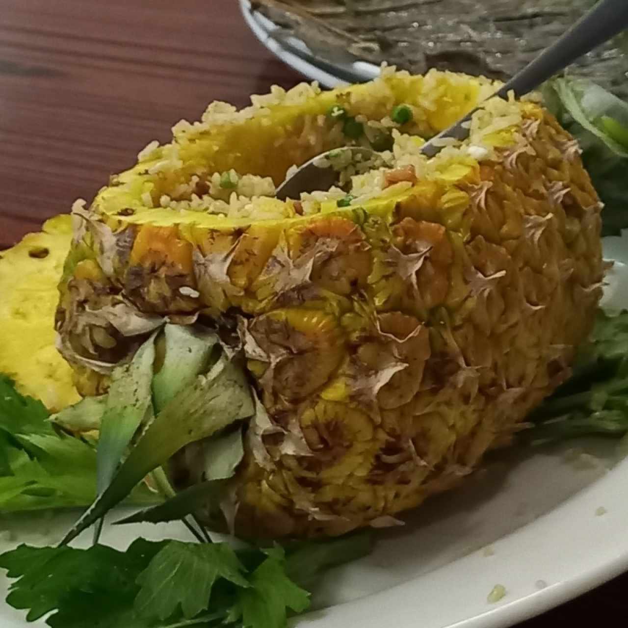 arroz frito en piña