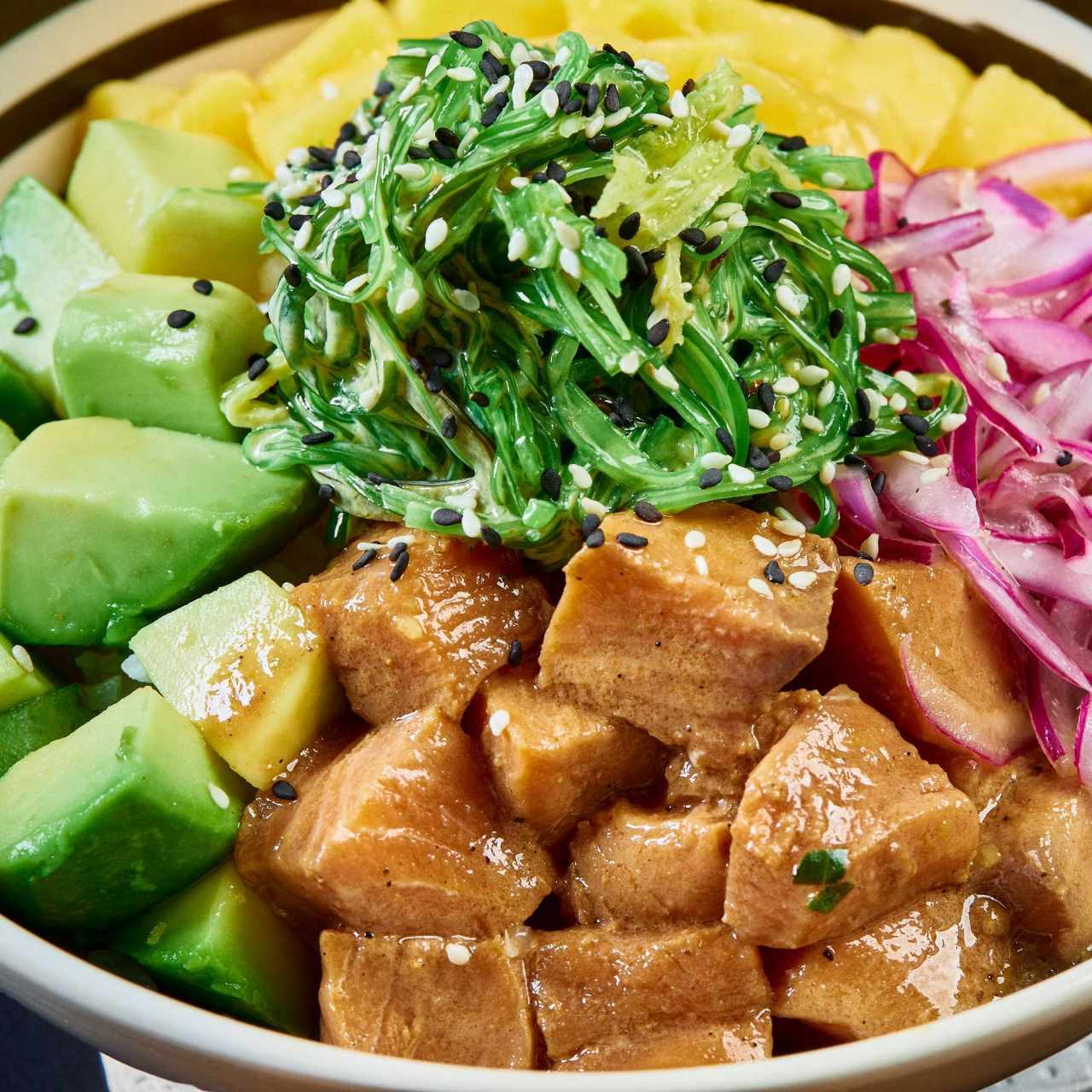 Poke Bowl de Salmon