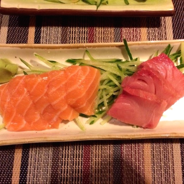 Sashimi de salmon y hamachi
