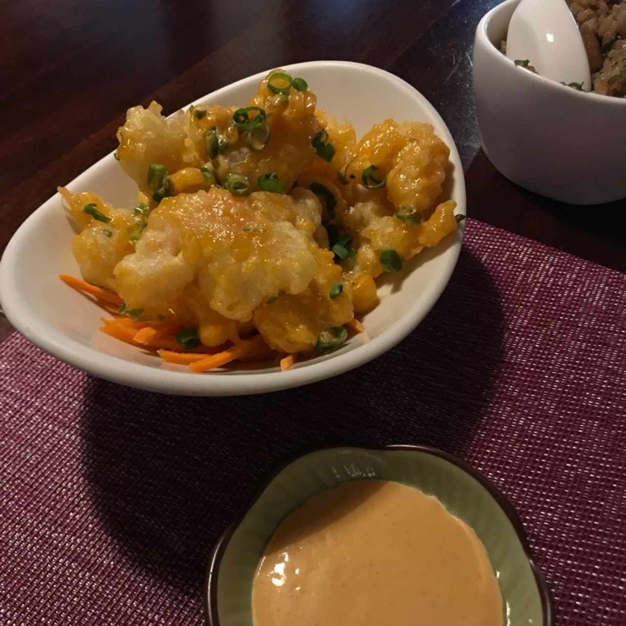 Spicy shrimp tempura con salsa extra