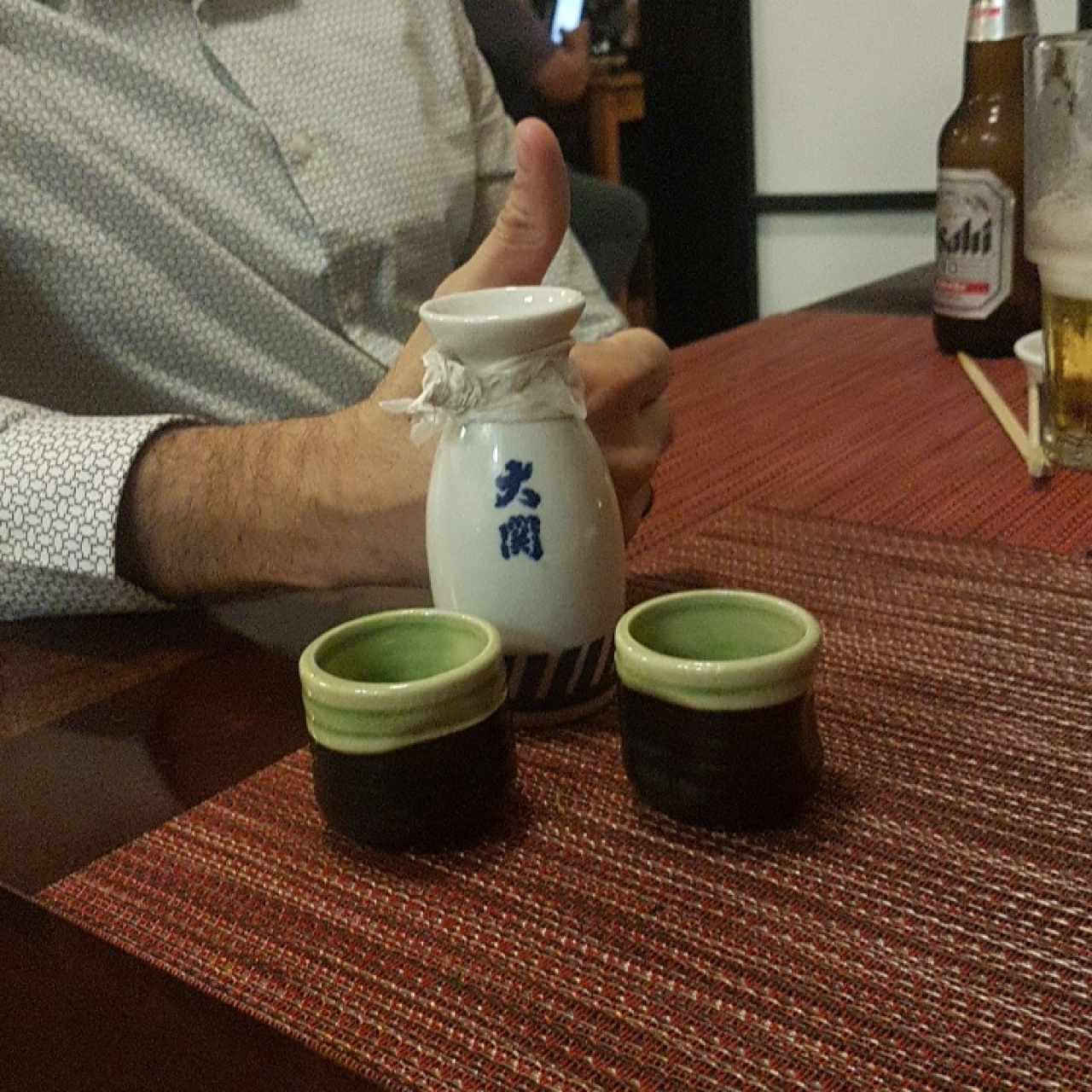 sake caliente...vale la pena experimentarlo