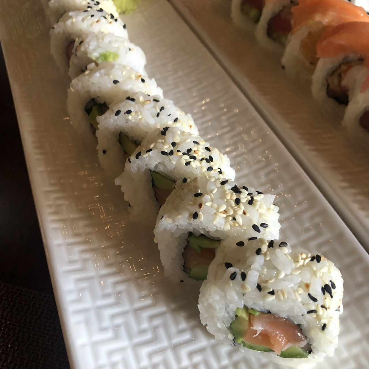 Rollos Clásicos - California Roll Salmón