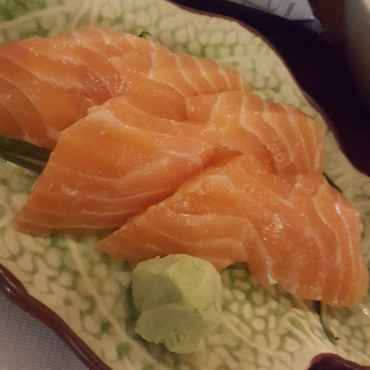 sashimi de salmon corte grueso
