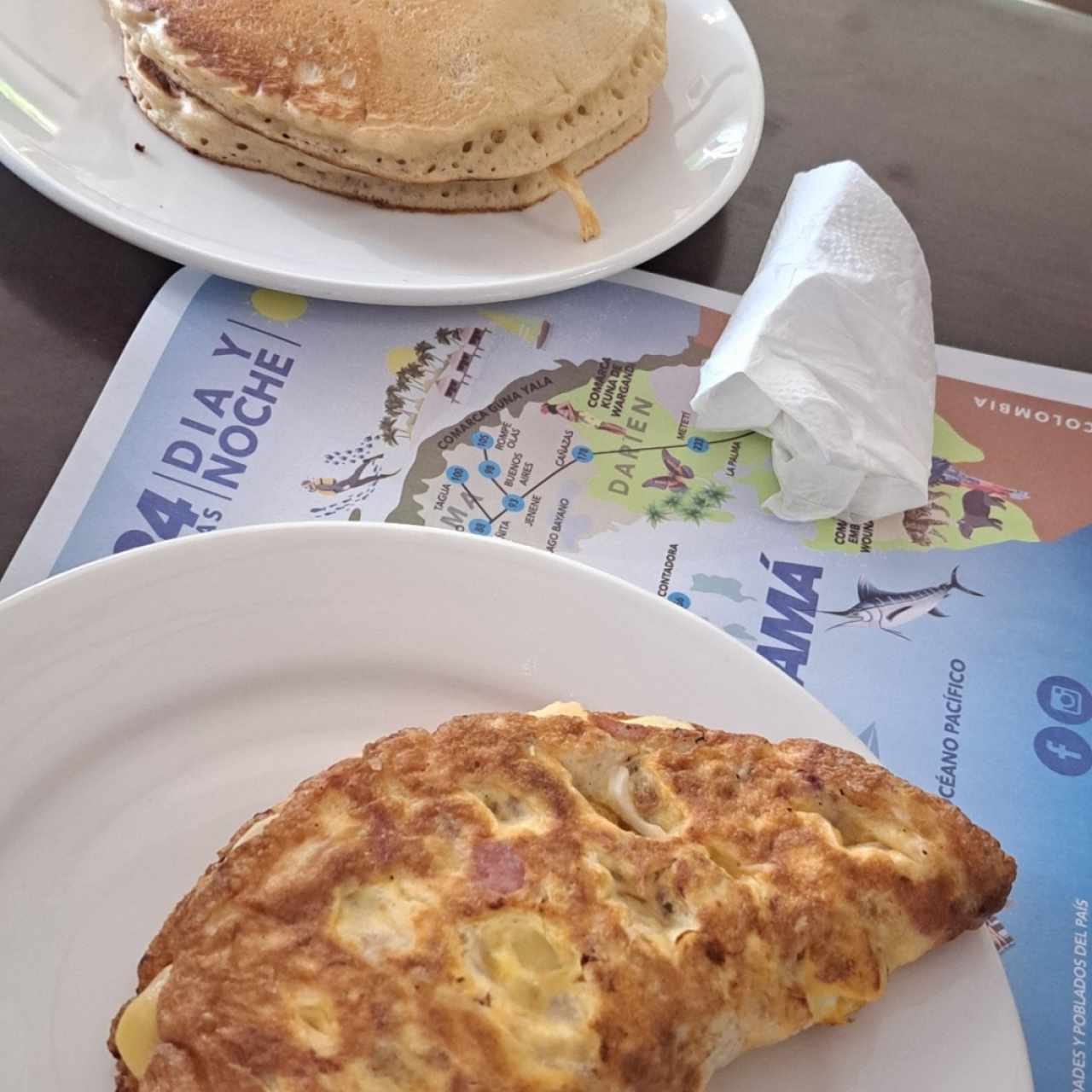 omelette del prado y pancakes