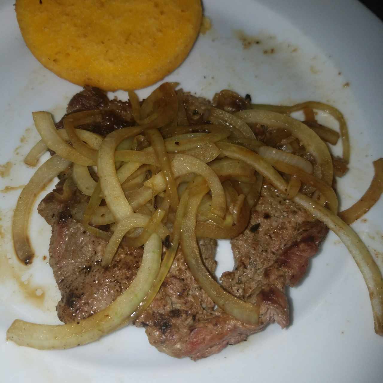 bistec d carne con tortillas