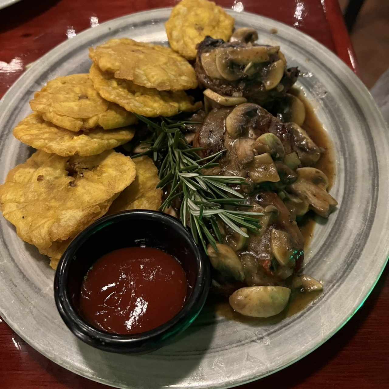 Filete Migñon con Champiñones