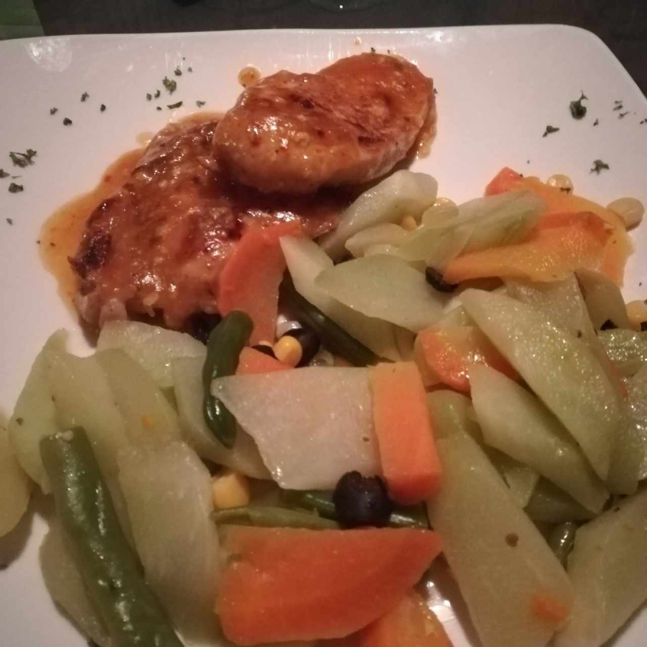 pollo al ajillo con vegetales