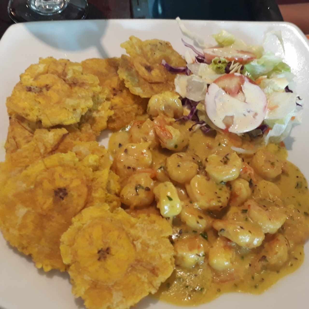 Camarones curry-coco