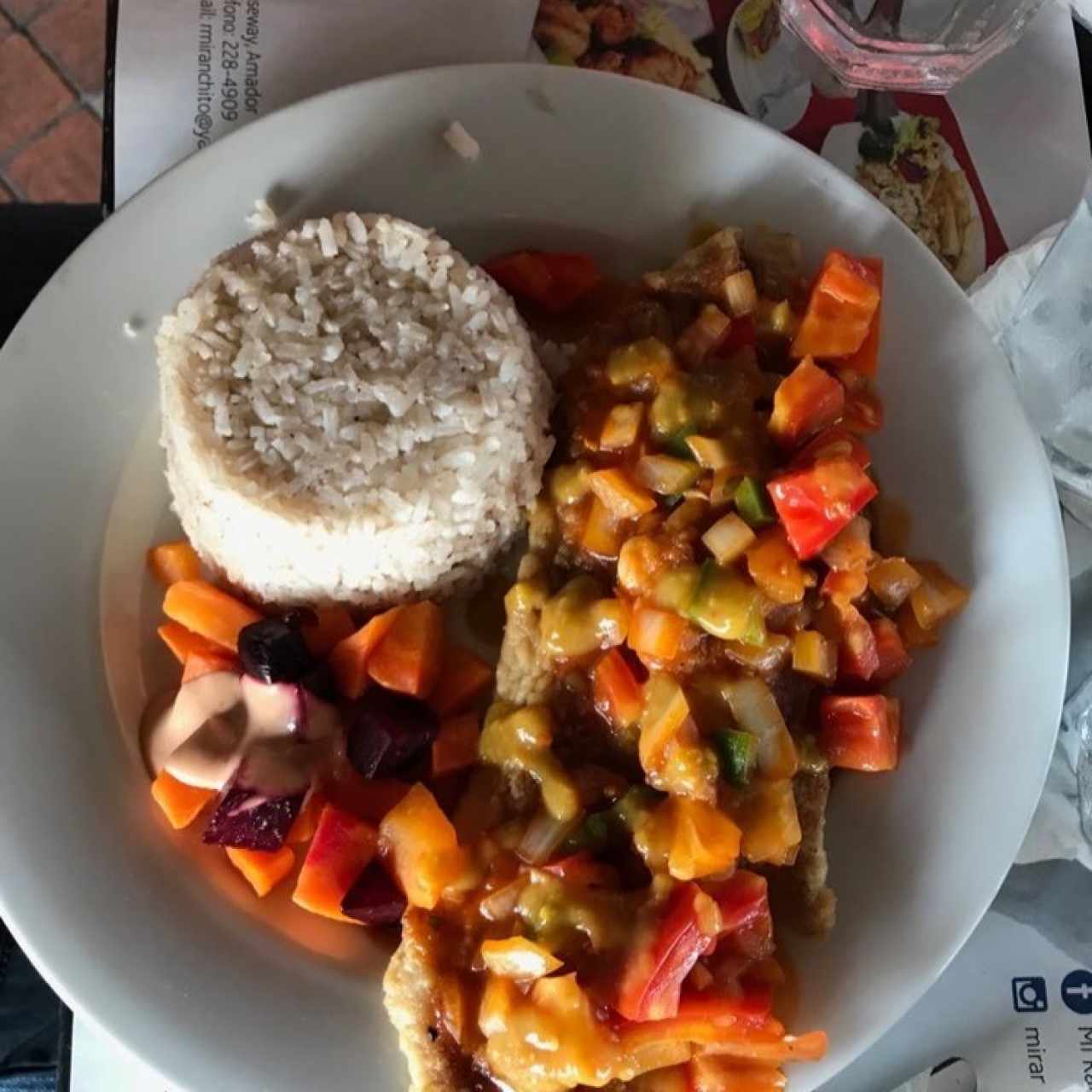 Corvina a la Criolla con Arroz con Coco