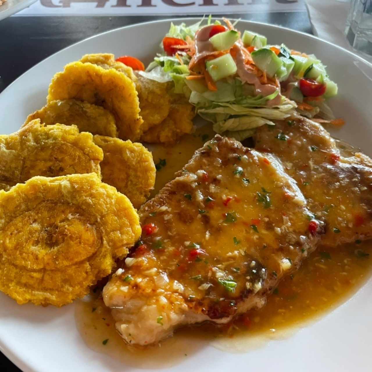 Filete de Róbalo con Patacones