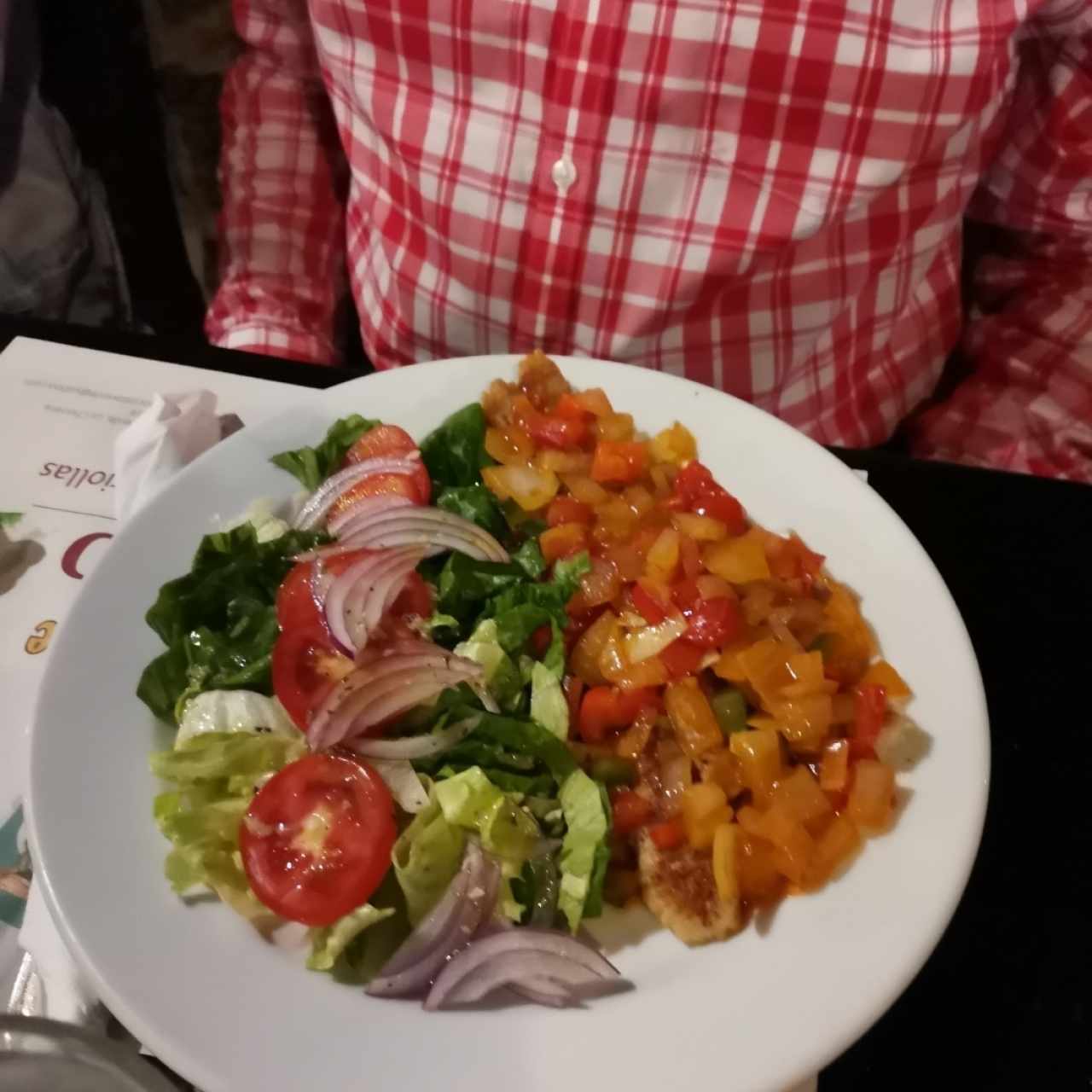 Ensalada y marisco