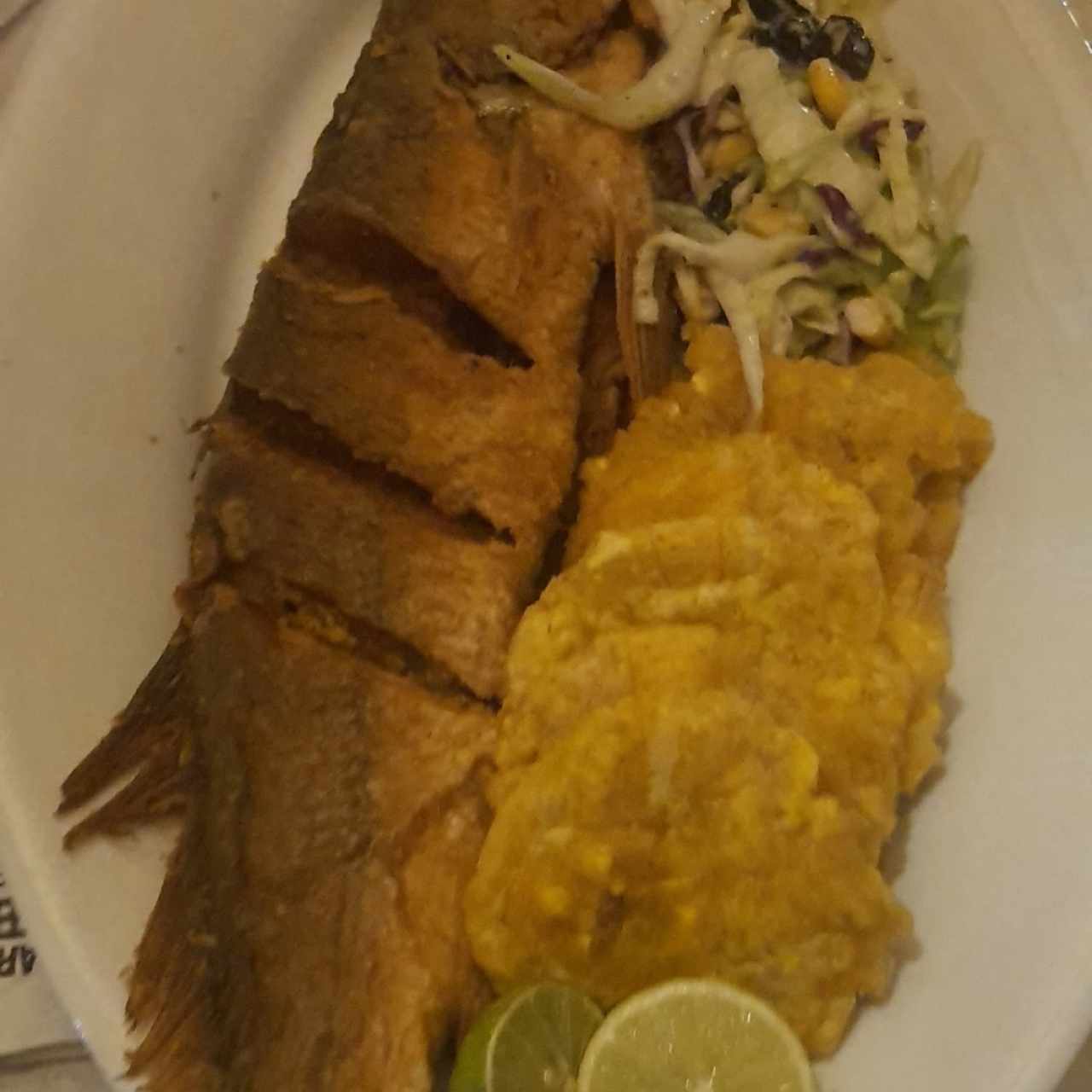 Corvina Entera Frita o en Salsa Criolla