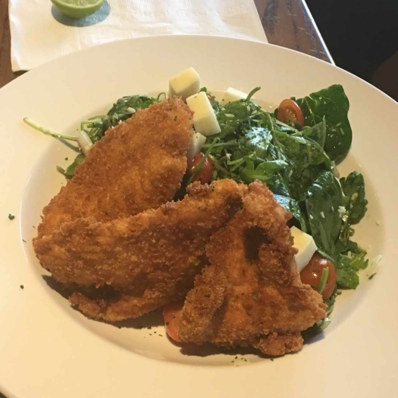 Ensalda con milanesa de pollo