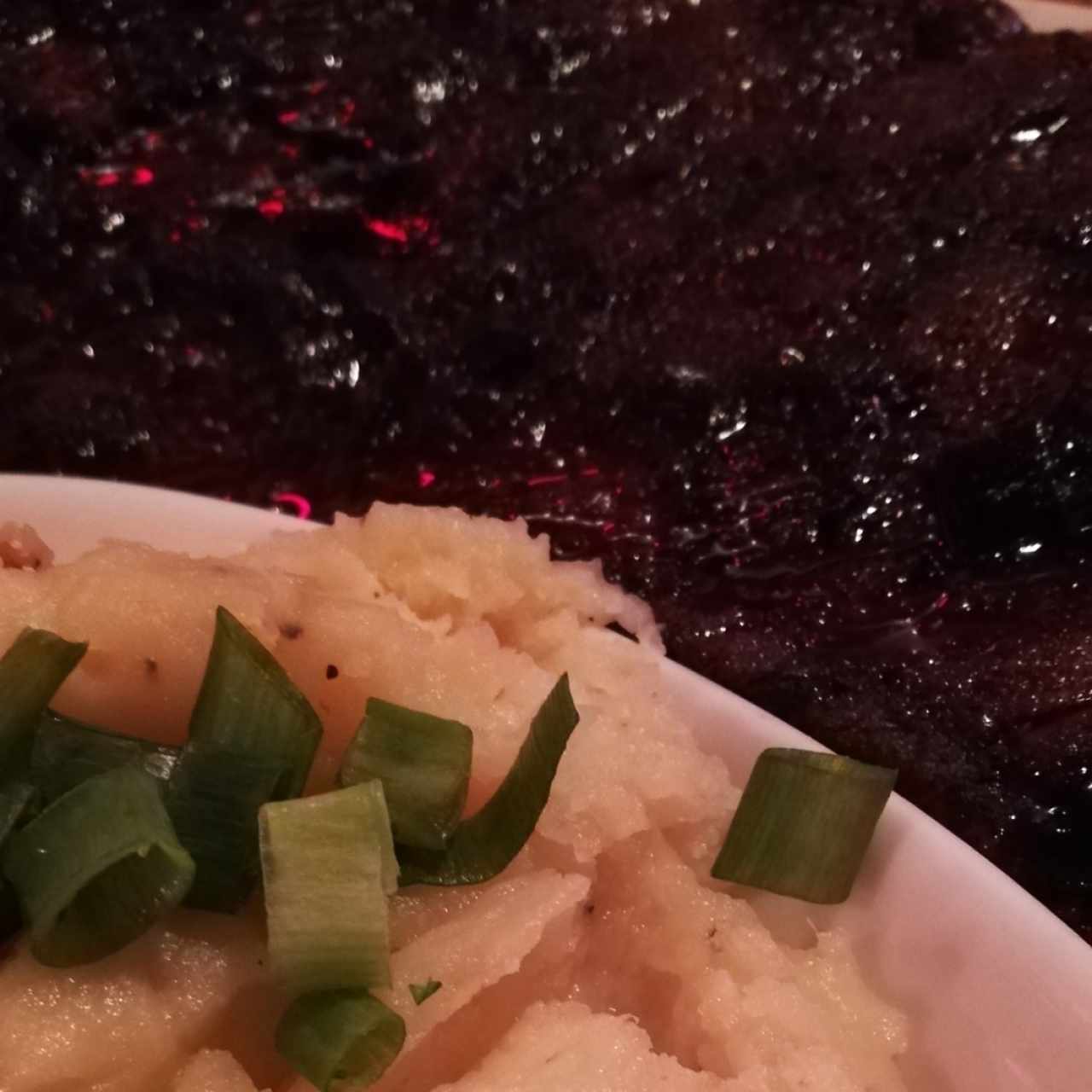 Costillas y puré 