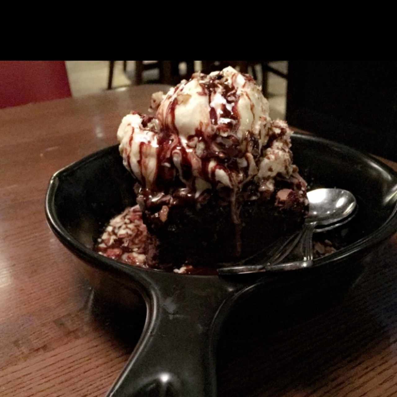 brownie y helado