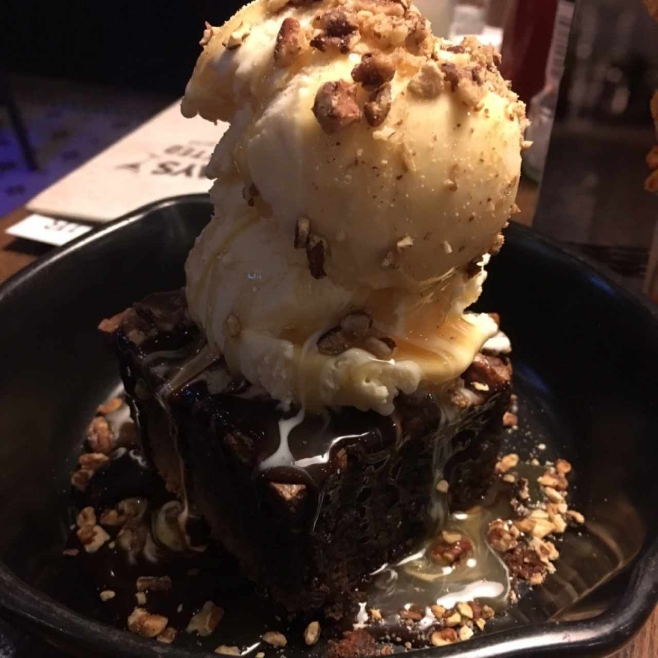 Brownie con helado