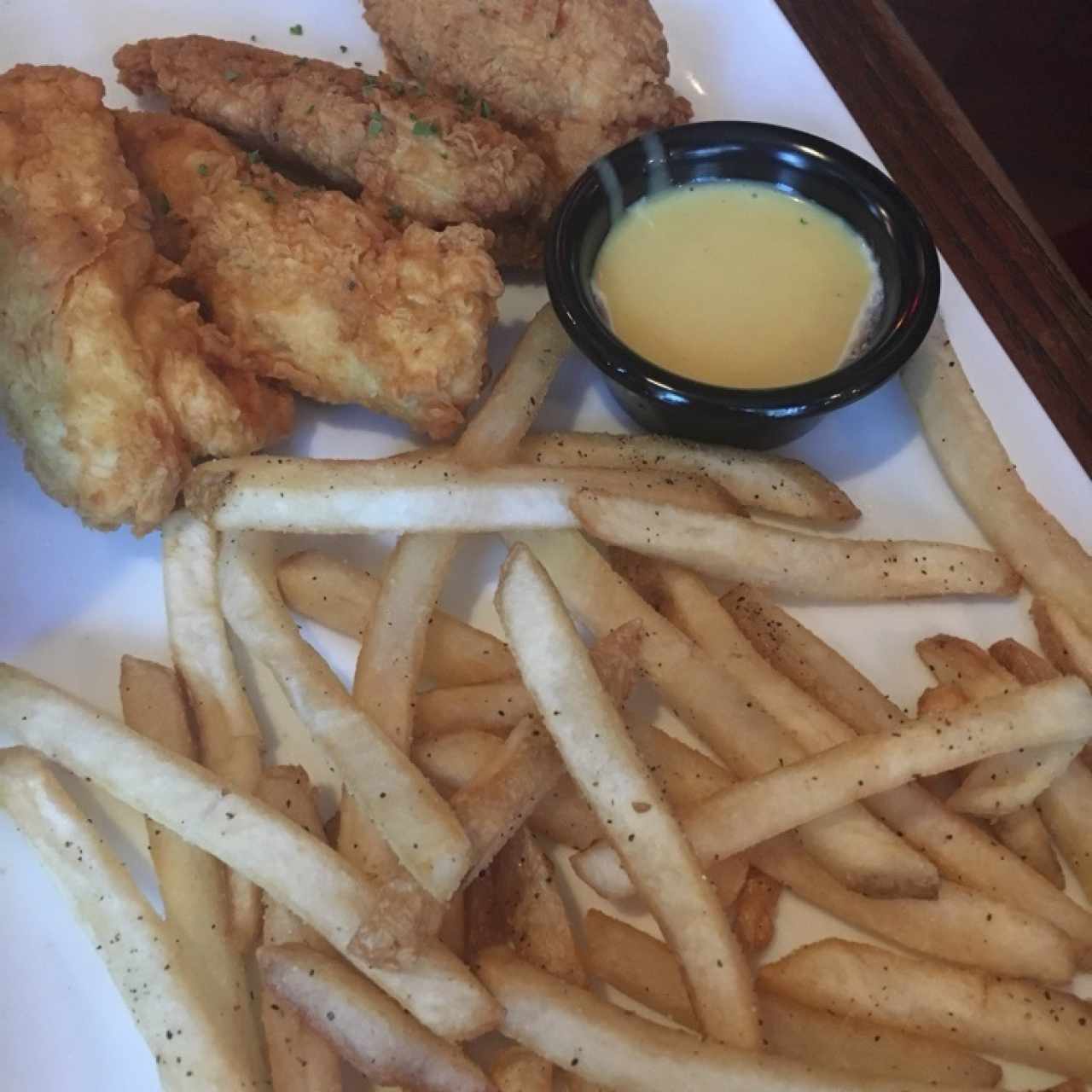 Chicken Finger con Papas Fritas