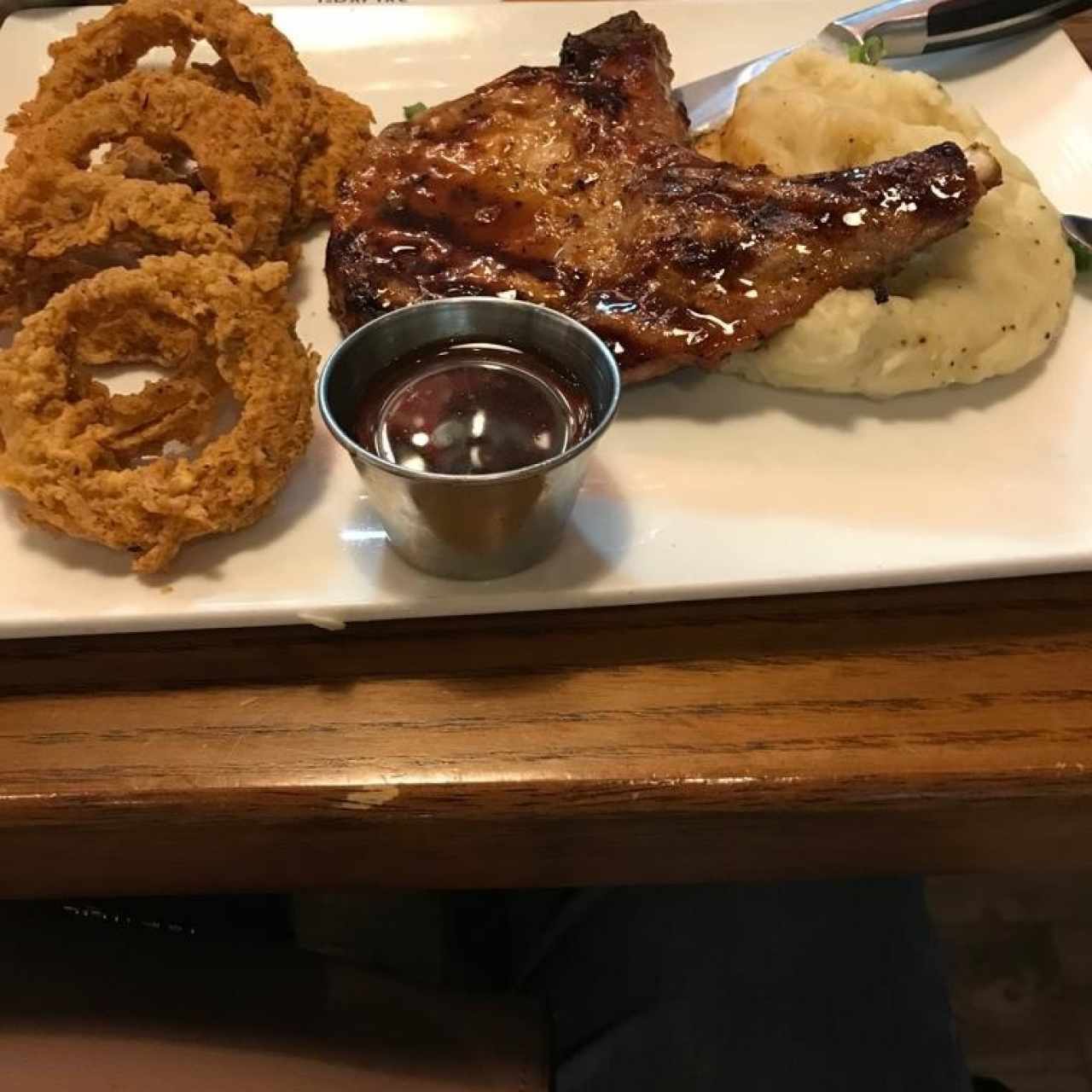 Bbq pork chop con puré