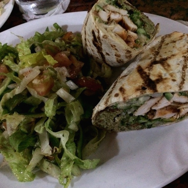 Wrap de pollo y falafel