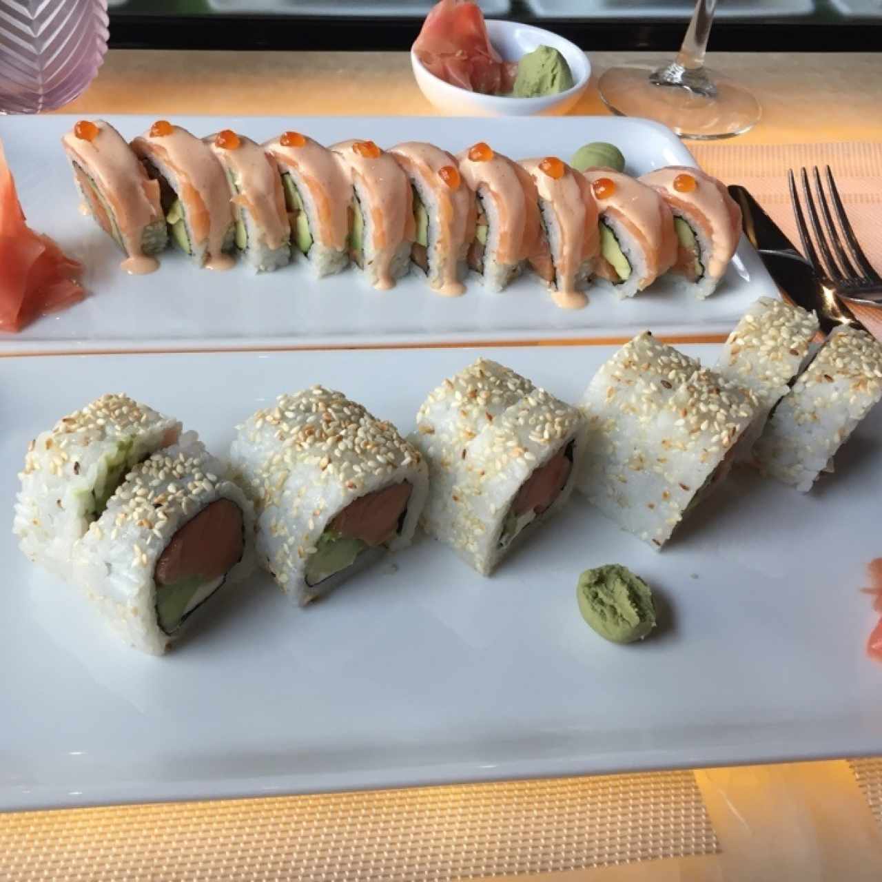 Sushi rolls/Makis - Spicy sake roll y filadelfia 