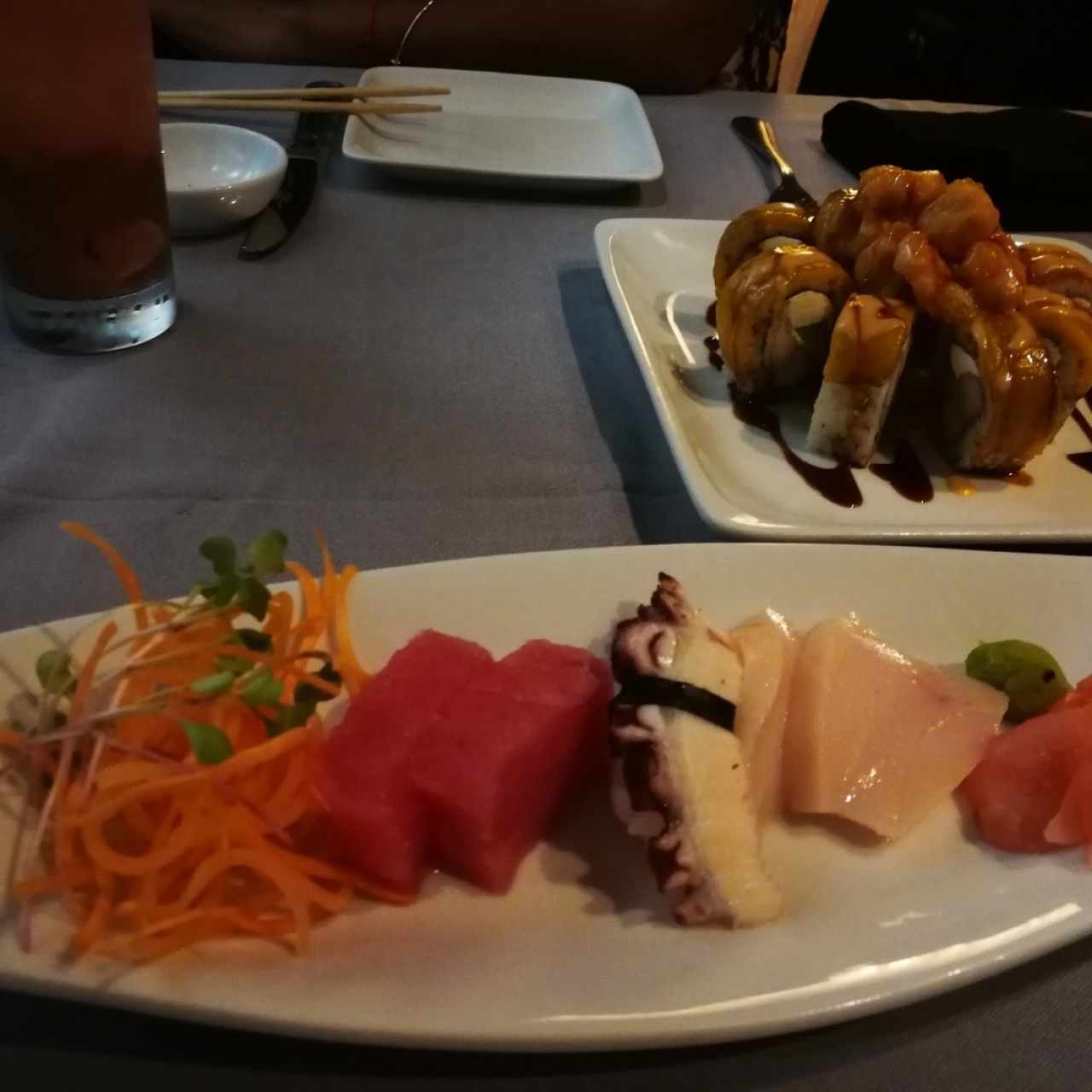 niguiri de pulpo, sashimi de atun