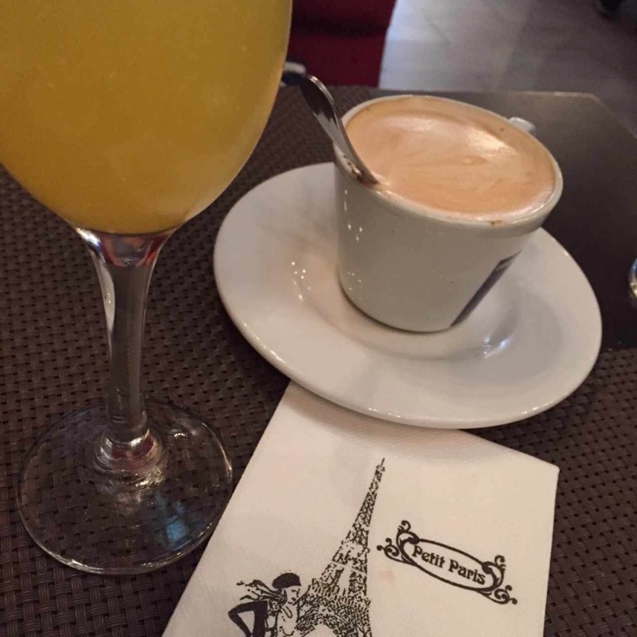 mimosa y café con leche