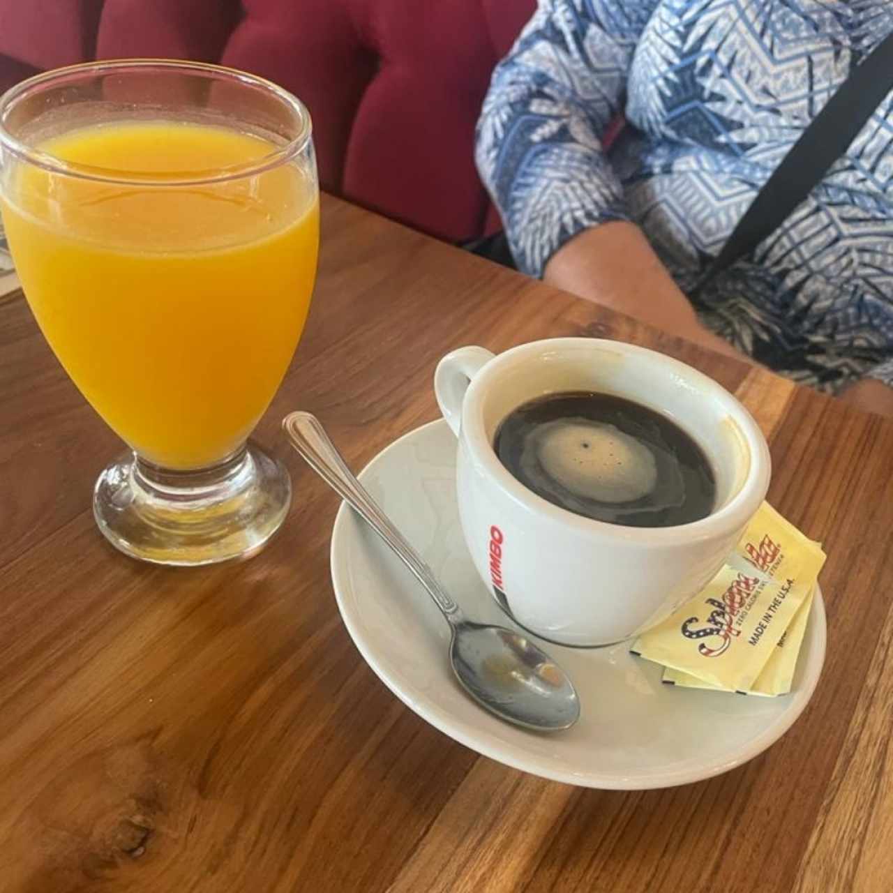 café y jugo naranja 