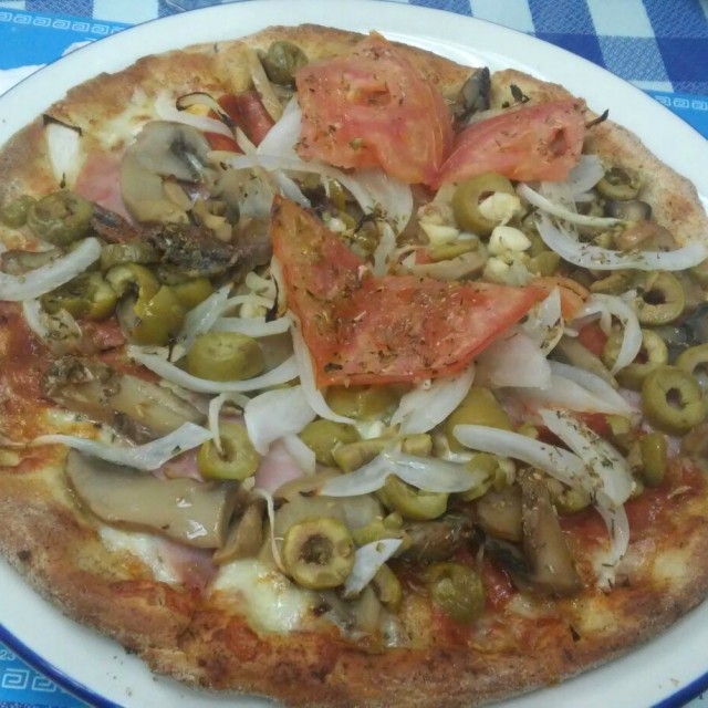 Pizza Ateniense (not bad...)