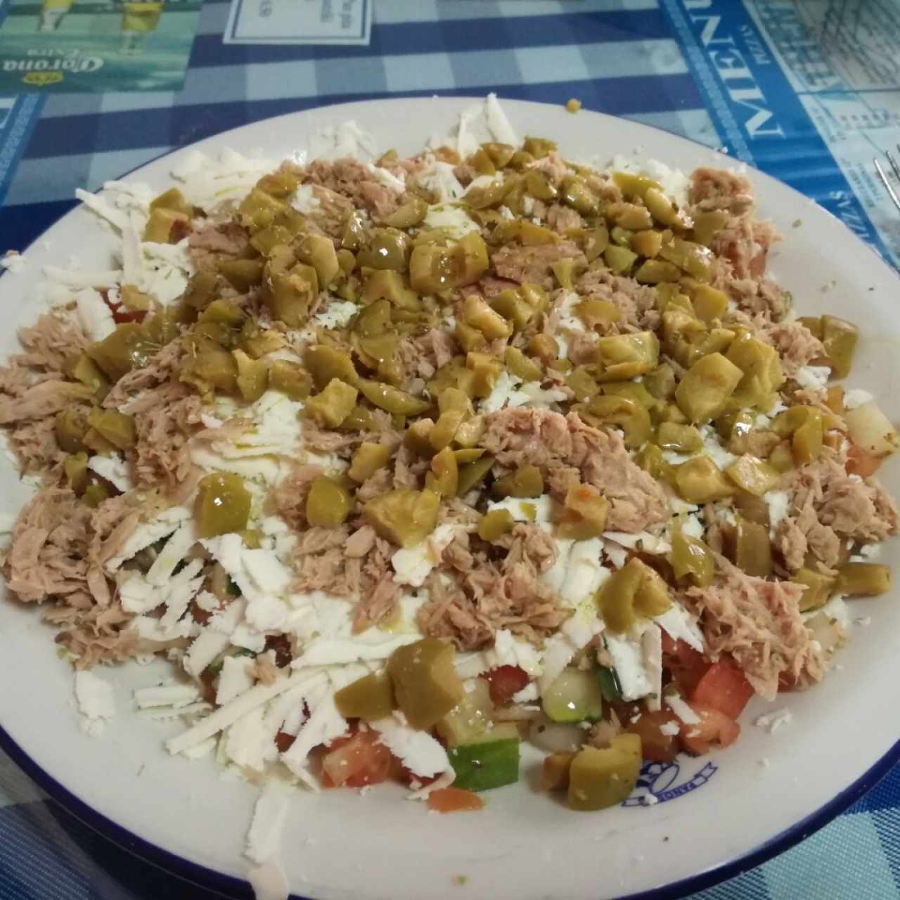 Ladopsomo con atún y aceitunas verdes