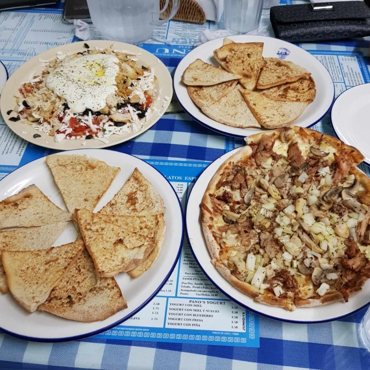 Athen's Pizza y Ladopsomo