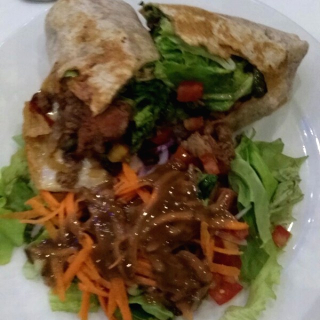 Wrap de res con ensalada