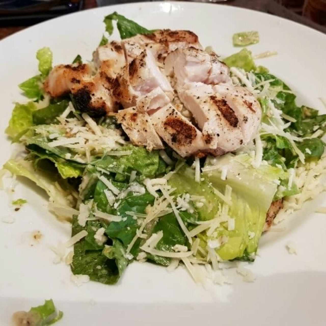 Ensalada Cesar con pollo a la plancha