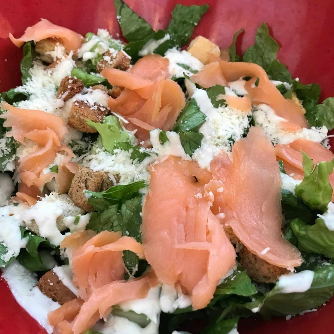 Ensalada César con salmón