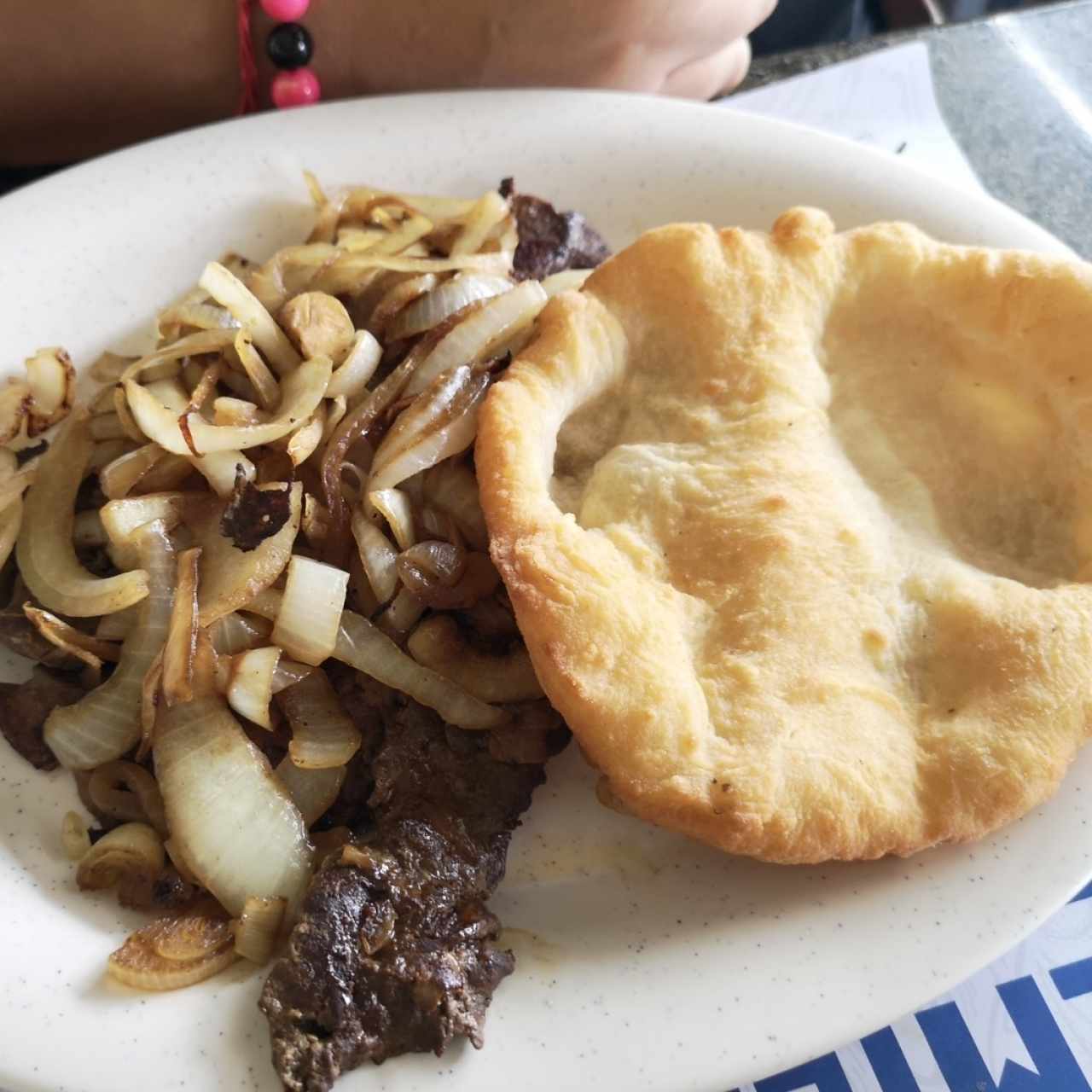 Bistec Encebollado