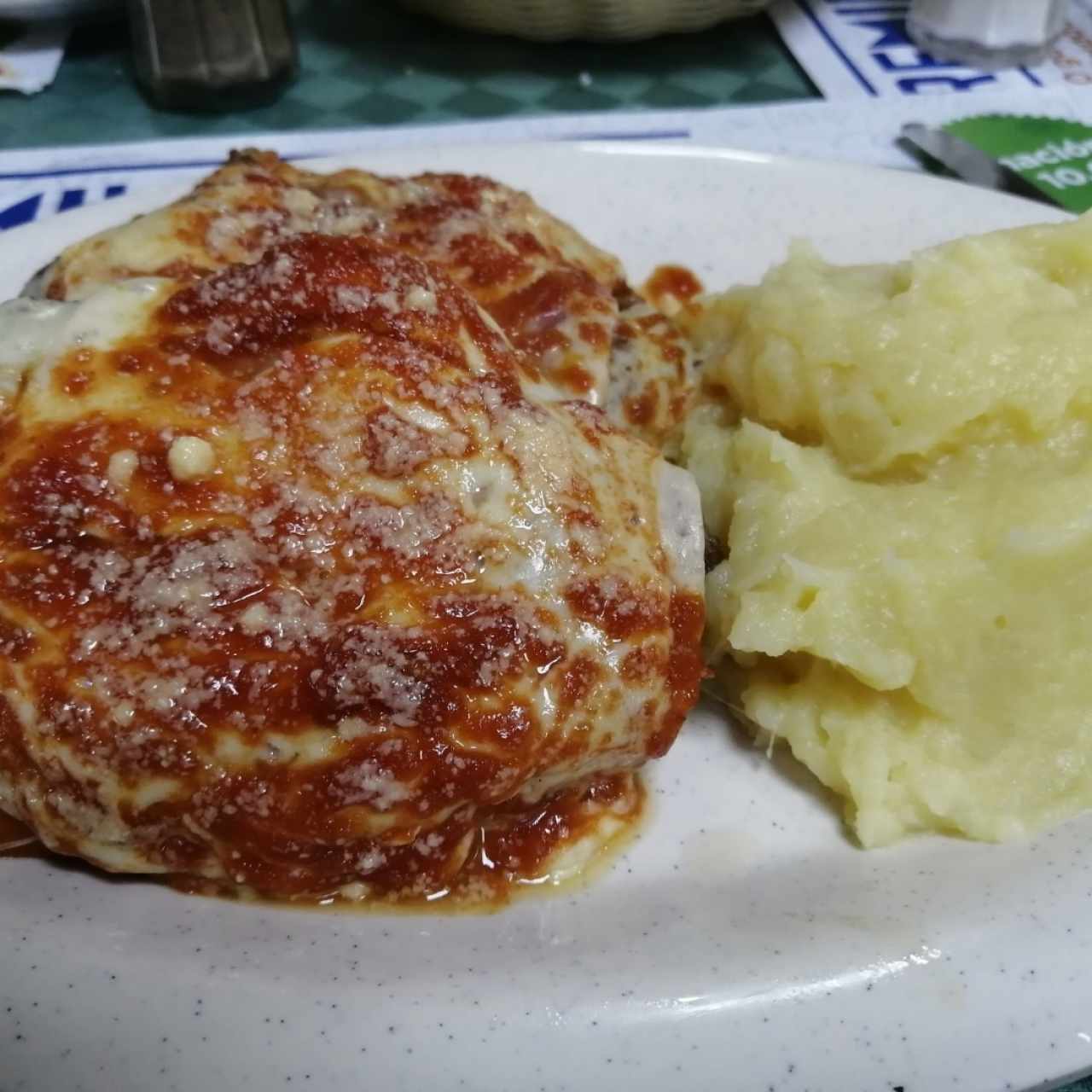 chuletas parmesana con puré