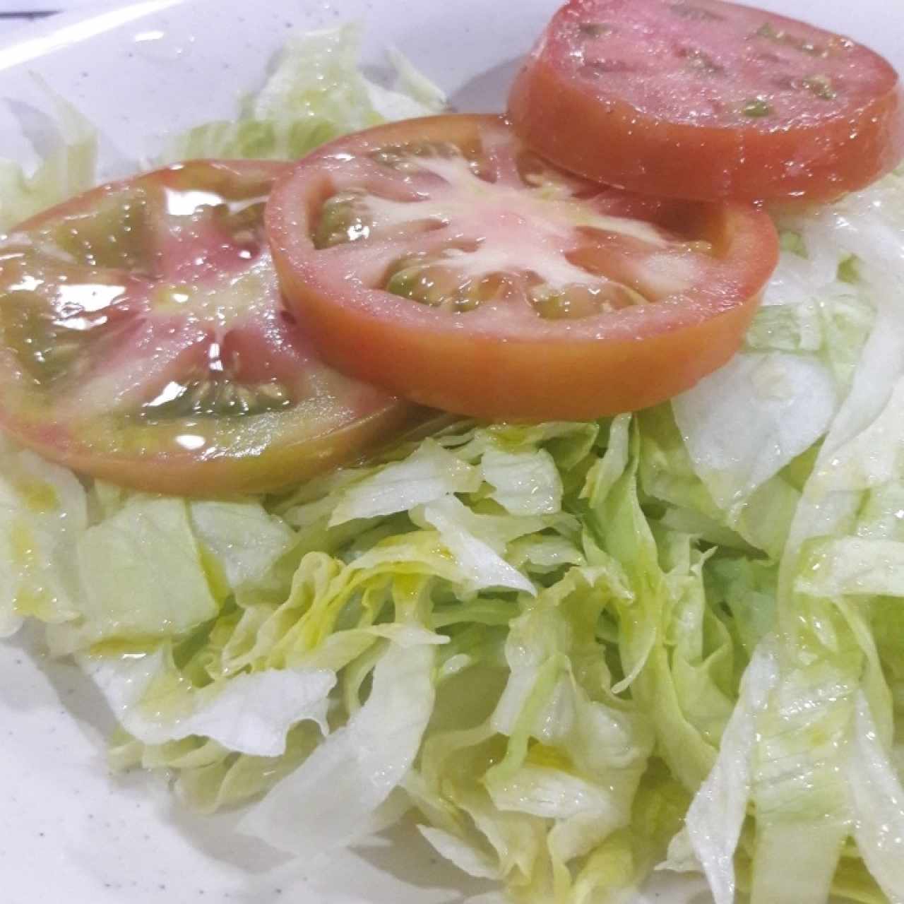 Ensalada de tomate y lechuga 