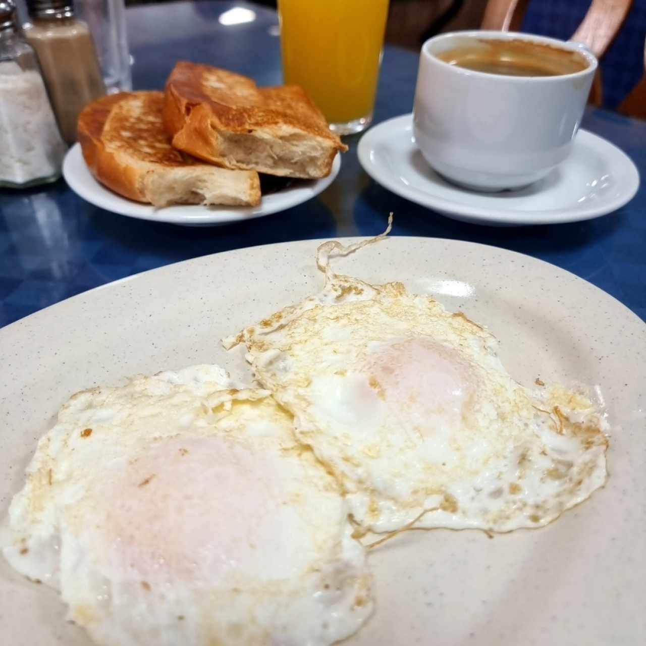 Desayunos - 2 Huevos al Gusto