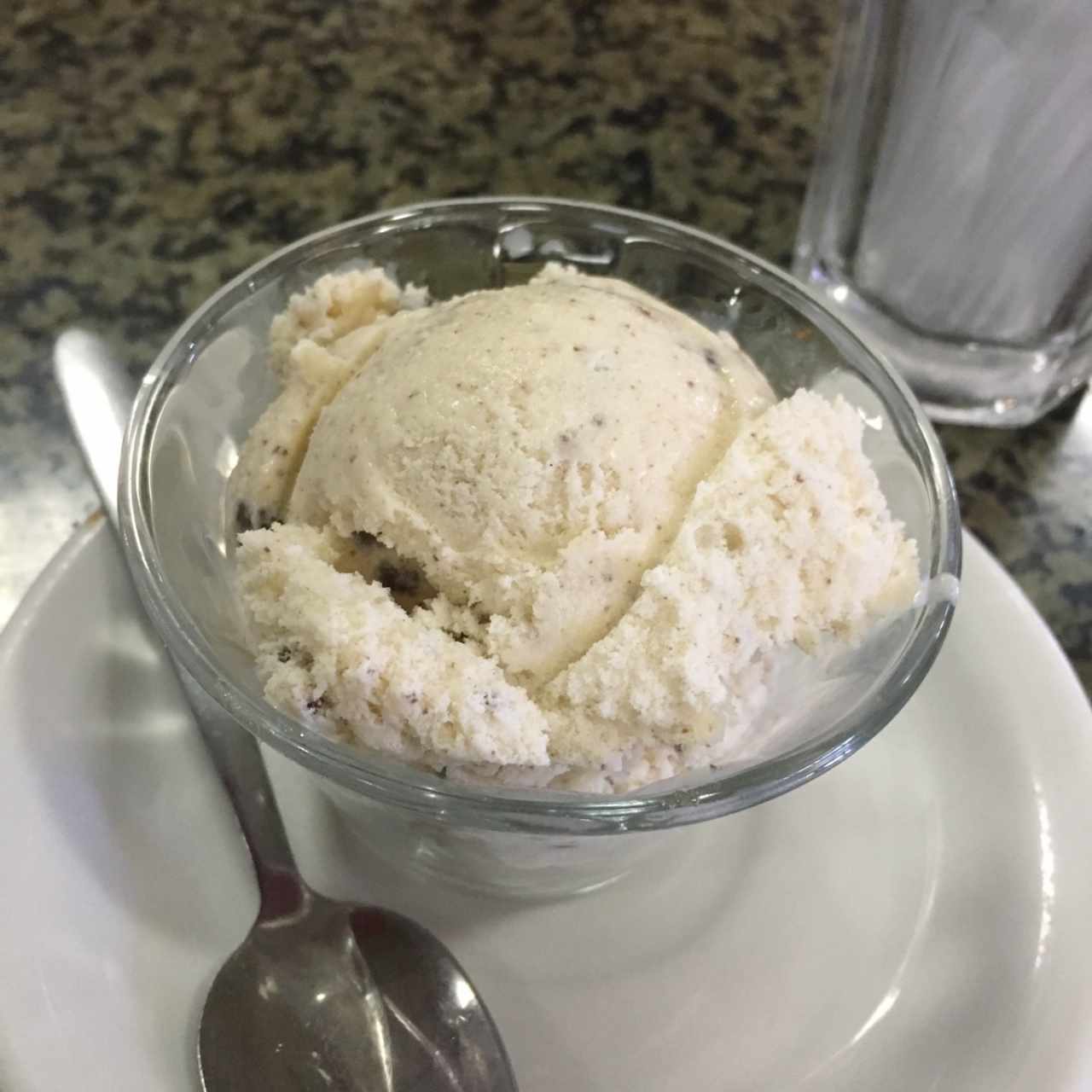 Helado de galleta