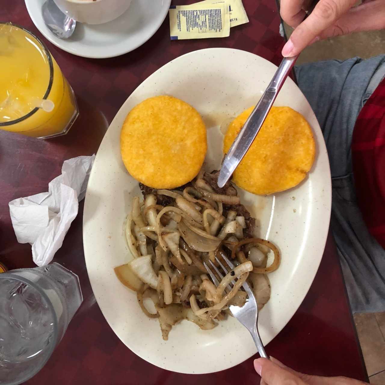 Tortilla con Bistec encebollado