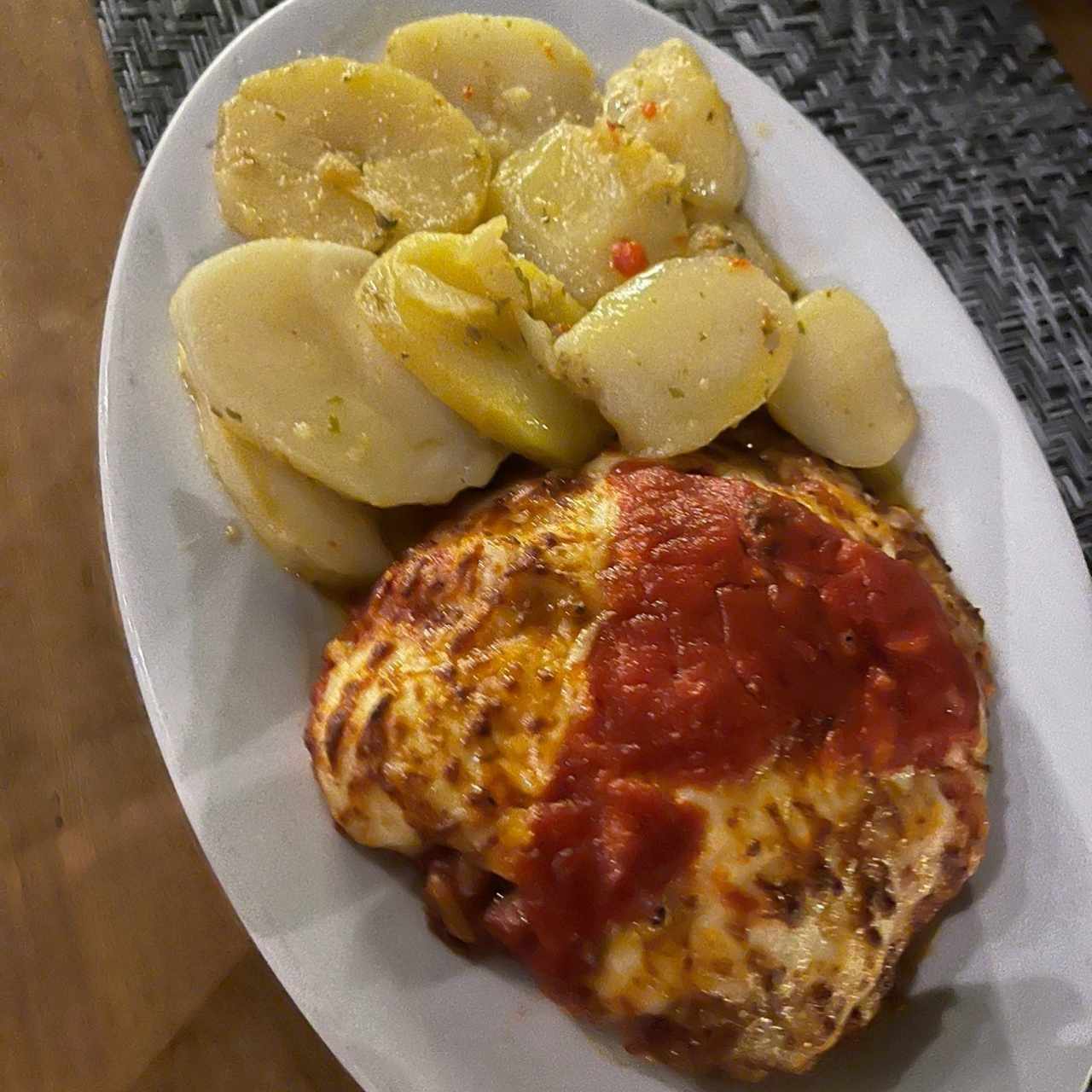 Filete de Pollo a la Parmigiana con pasta