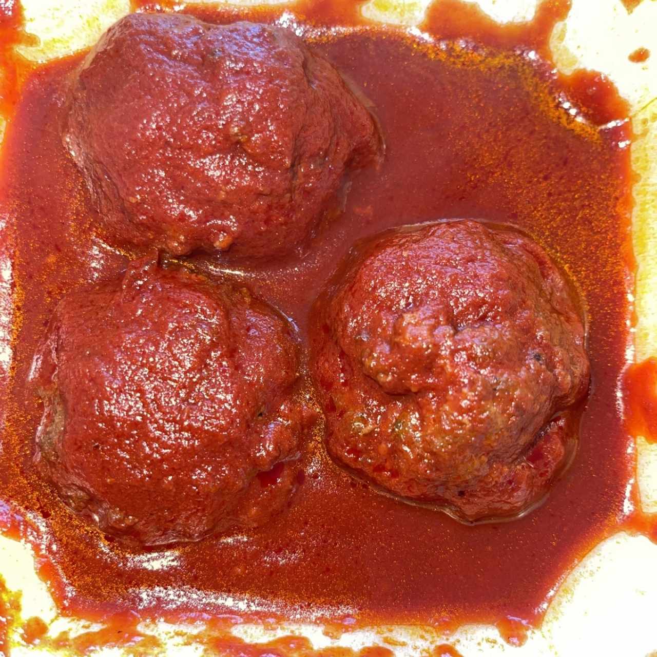 Albondigas en salsa roja