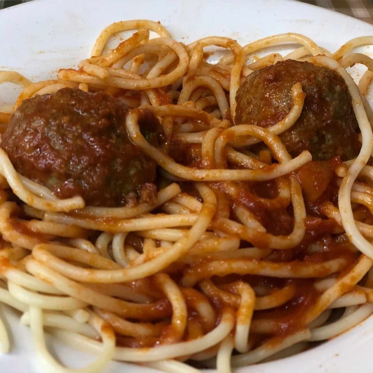 pasta de bolas de carne