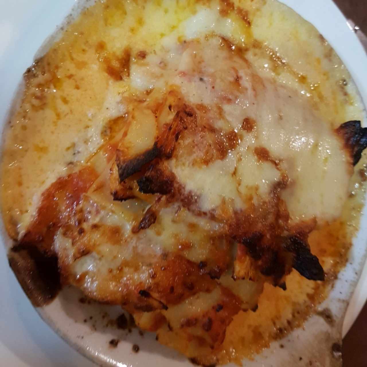 Lasaña de pollo gratinada