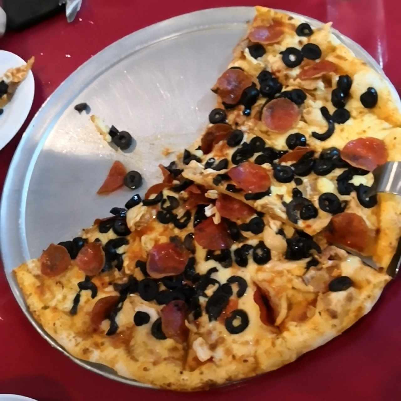 pizza de pollo con peperoni