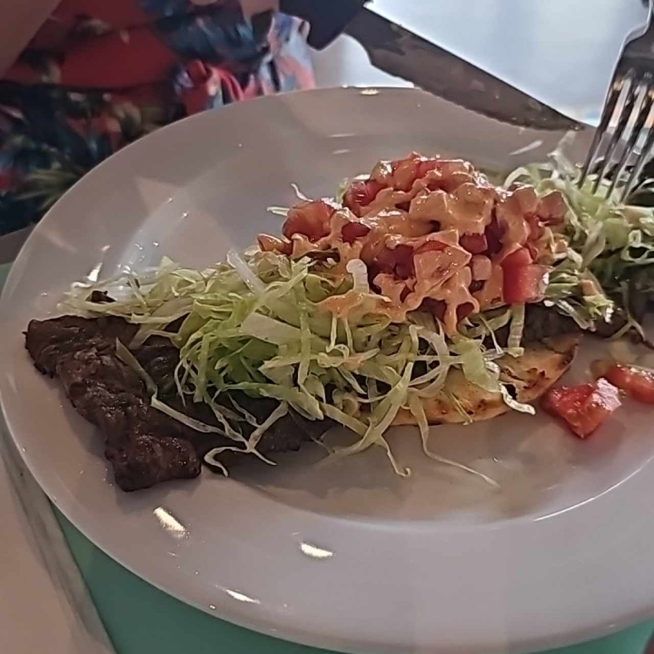 BEEFY (CON AREPA Y ENSALADA)