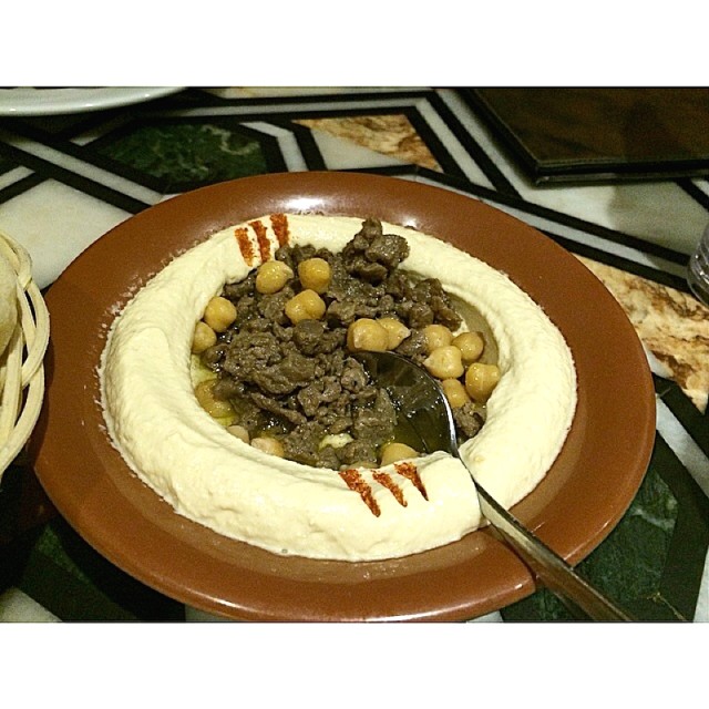 Hummus con Carne