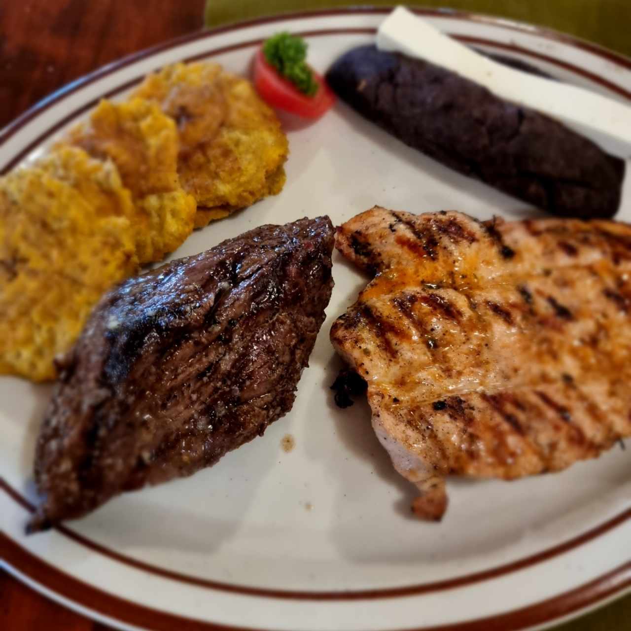 Filetes de Res y Pollo