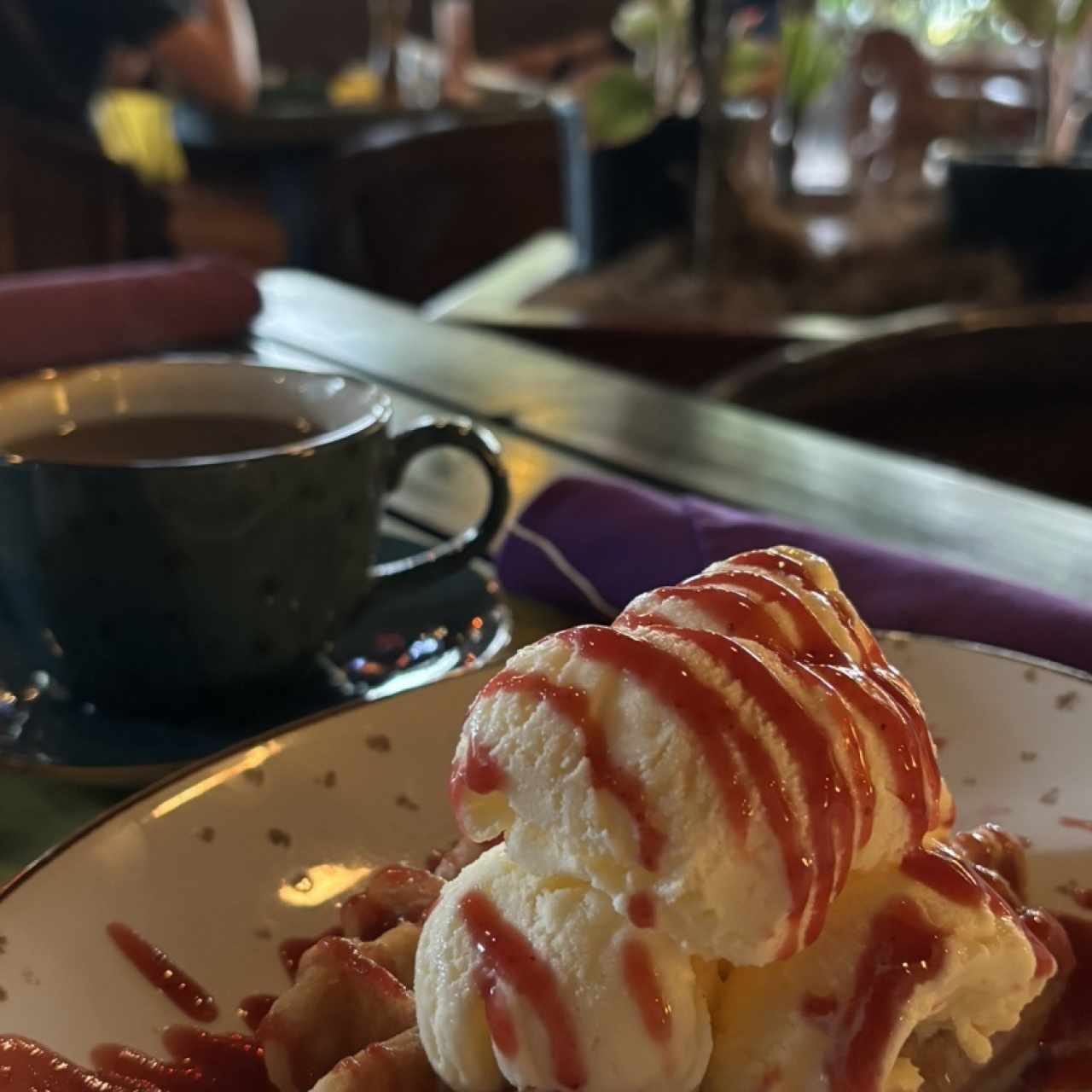 Wafles con helado de vainilla 